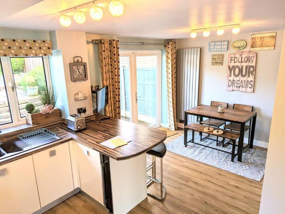 Spacious Lovely 3 Bed House In Keyworth Nottingham Suit Contractors Or Family Luaran gambar